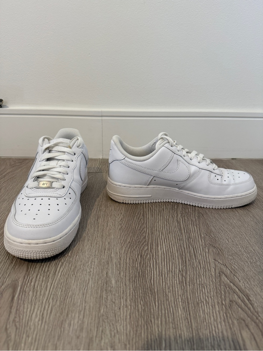 Nike Men's White Leather Sneakers